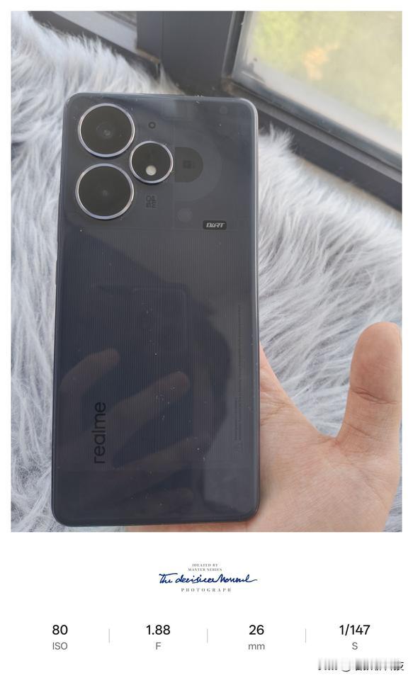 真我Neo7Turbo，真的是感谢友商的助攻了...同样是塑料边框+塑