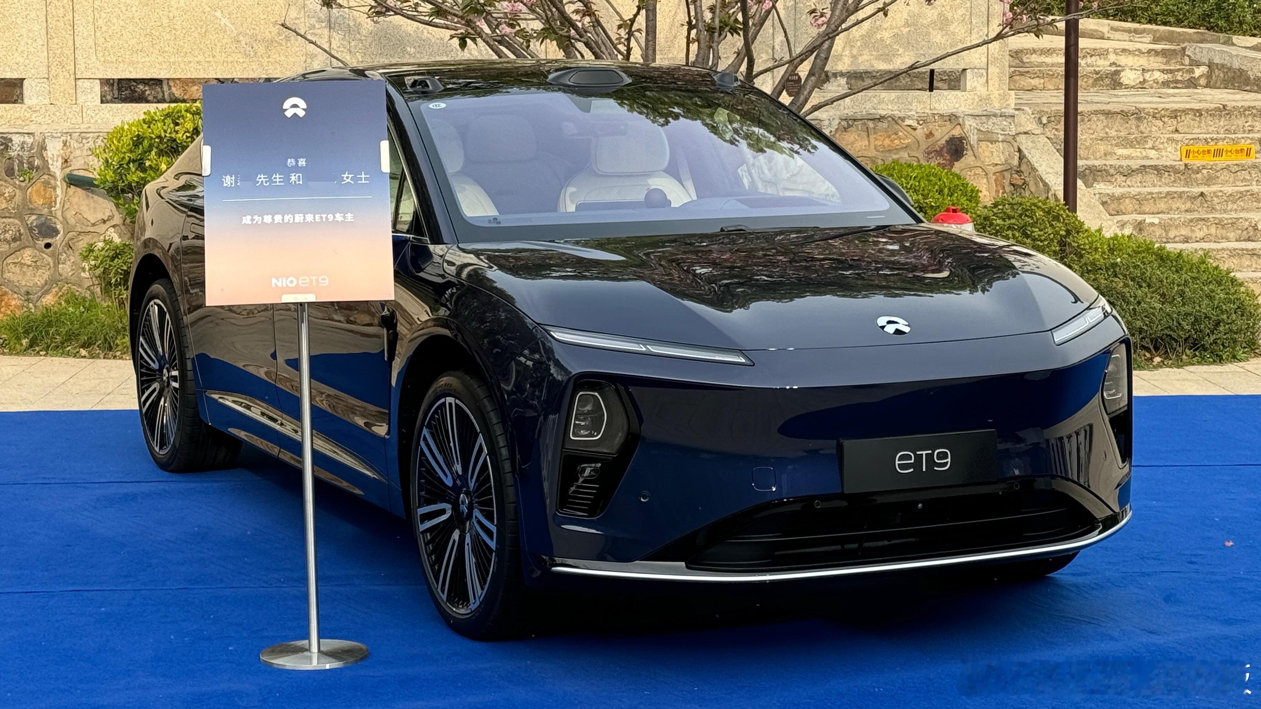 不少朋友认为，ES9上市时，像我们这些ET9车主会被刺。这个观点我不认同，明年一