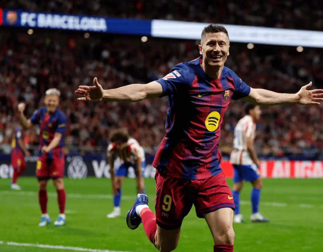 据《塞尔电台》记者NilSolá报道，莱万多夫斯基的未来出现新的变数。尽管此前