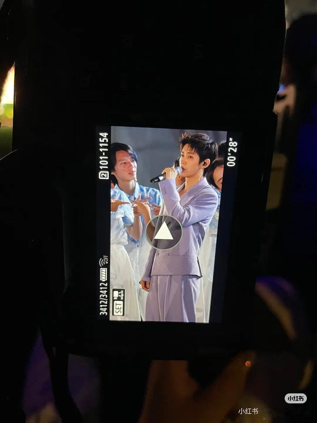 邓为是怎么做到的？怎么突然瘦了这么多？