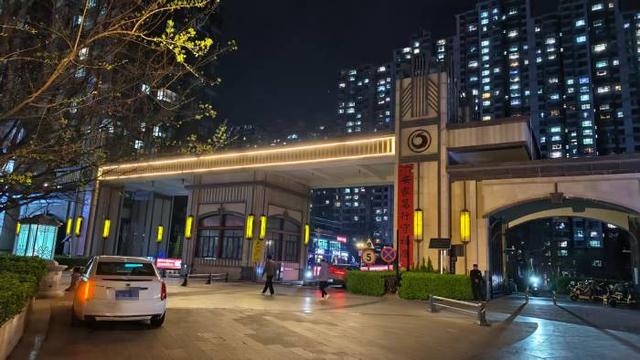 楼下开店楼上叫苦! 燕郊燕京航城“住改商”乱象调查