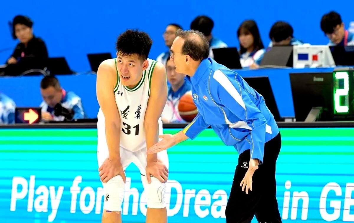 这些无疑值得国内教练乌戈把欧洲那套“谁状态好谁上”的规矩搬到辽宁青年队，半场