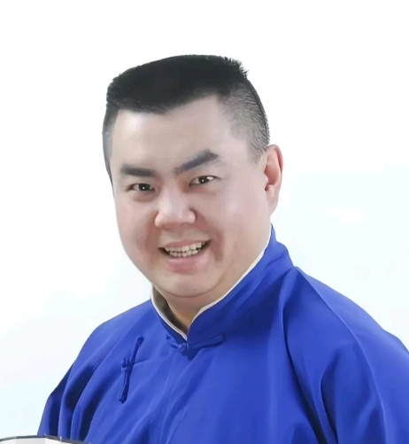 一辈子吃着相声饭，啥也不会说，四处招摇撞骗的相声大师们，其实都远远不如张伯鑫，人
