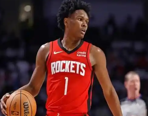 随着阿门打控卫越来越好（火箭就没有交易控卫的动力了）阿门越来越好打控卫，特别是