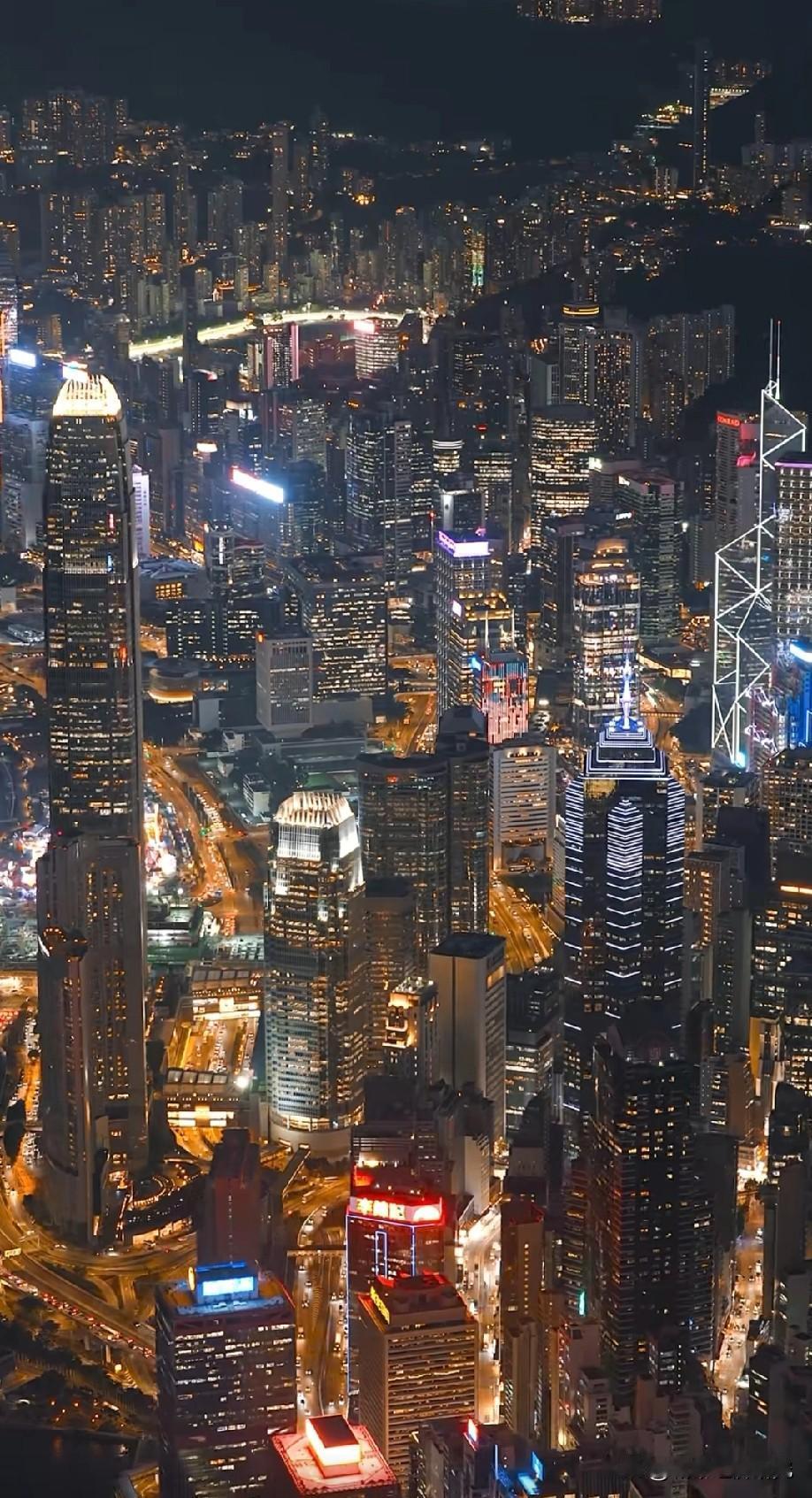 香港GDP今年很有希望达到3万亿元人民币以上的水平，2024年香港GDP大约为2