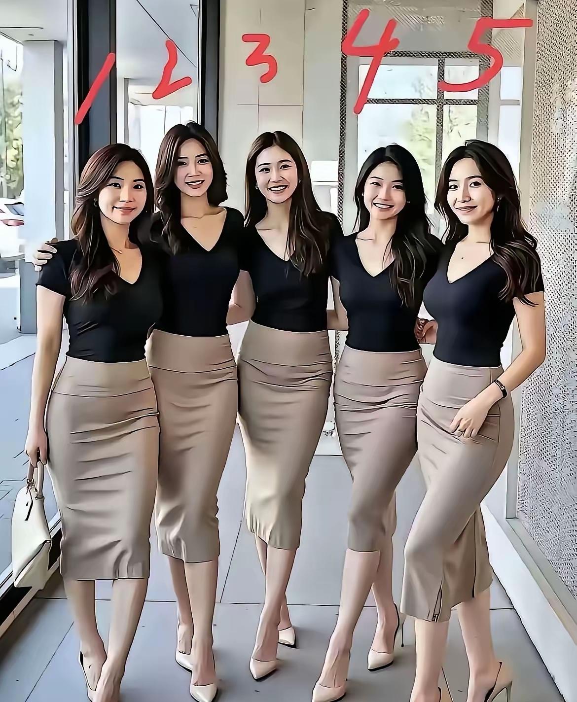 公司茶话会上，老板提出一建议，要选出一个美女和你同唱《夫妻双双把家还》这首歌，你