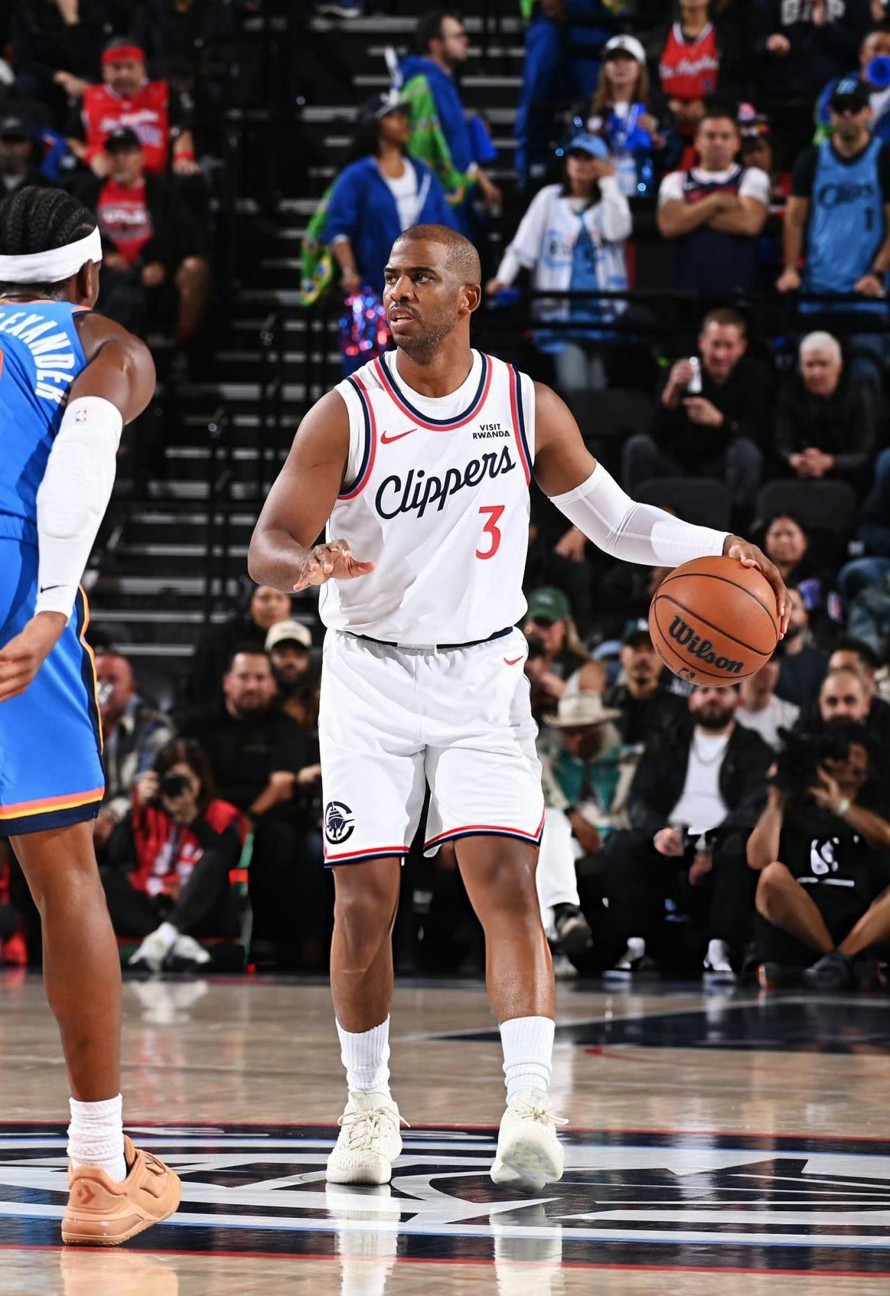 球迷：保罗上场就像有人串稀，贼膈应！快船107-126惨败雷霆，球迷们没料到