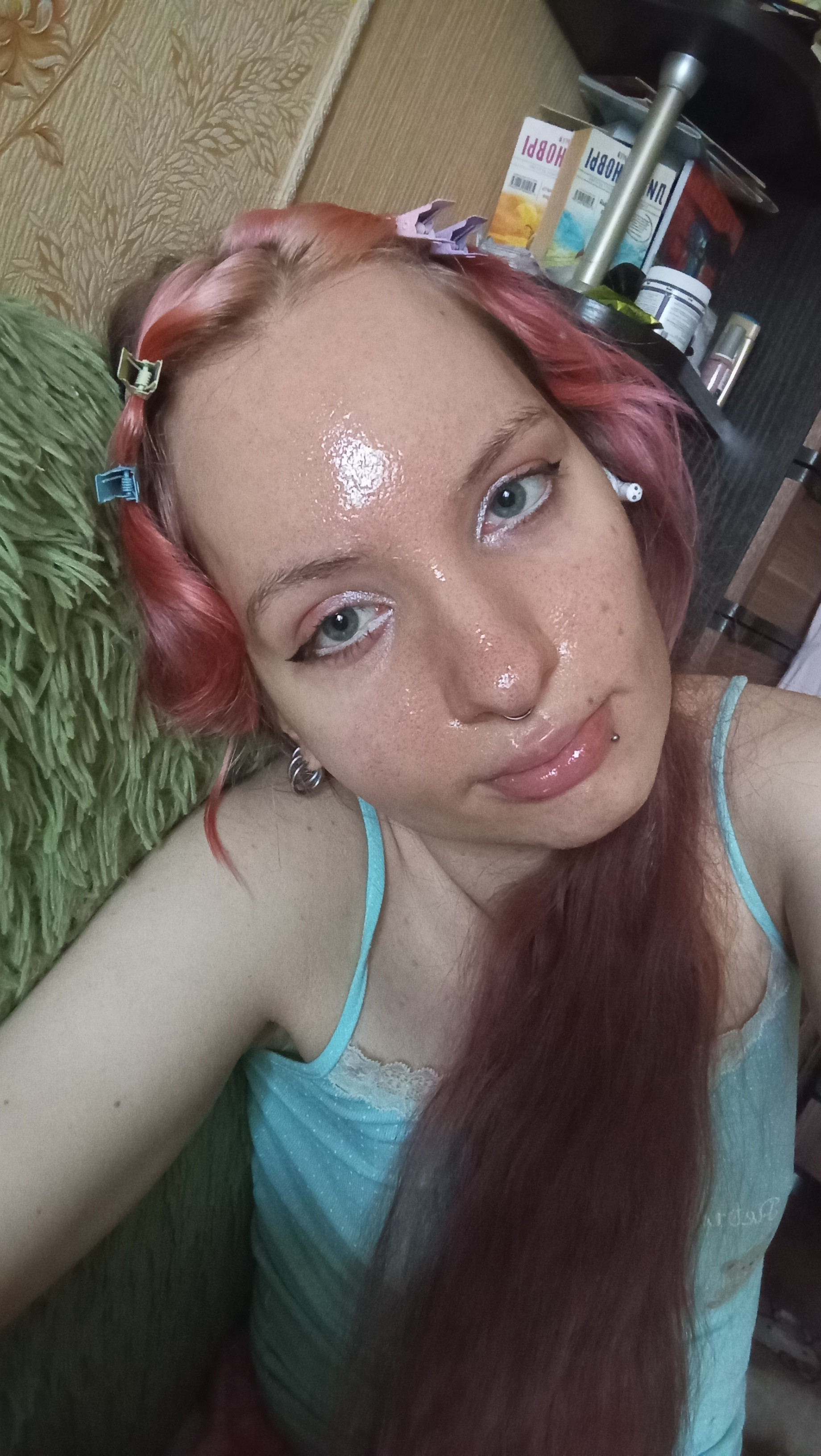 我做了今天的化妆看起来有点儿吓人的眼睛