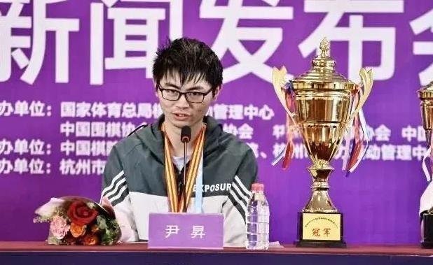 经过两次选拔赛，男队的小将尹昇、孟繁睿，女队的老将唐丹、陈丽淳成为幸运儿，获得了