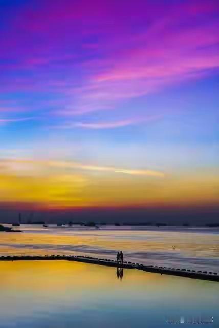 男人放弃女人，就一个字；女人放弃男人，就两个字。这句话似乎简单，却深藏着人性最真