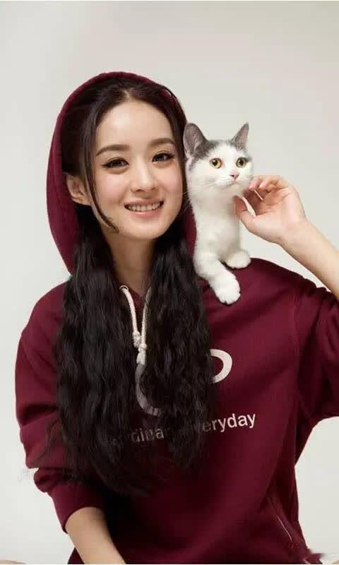 赵丽颖生日照杀疯了！松弛感绝了赵丽颖38岁生日照杀疯了！这松弛感才是内娱天花