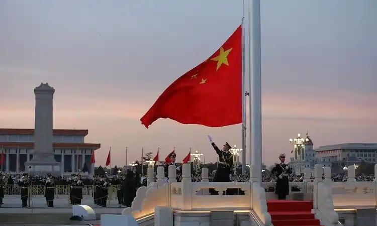 中国的国歌是不是该换一换？近几年，网上就出现一种论调，他们觉得奥运会看国旗升起、