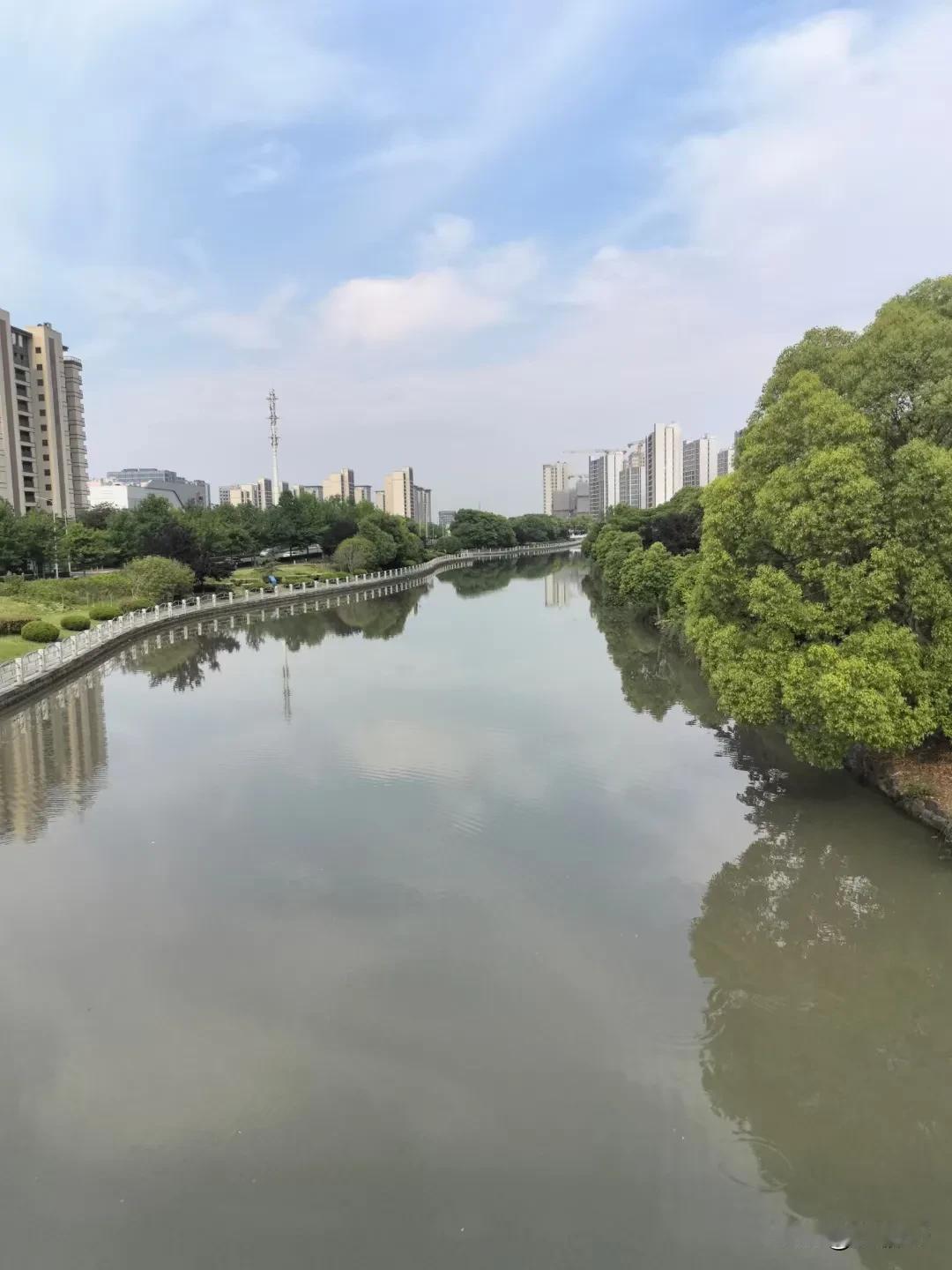 我后来才发现：人这一辈子，其实早在出生的时候，自己的生活剧本，其实早就已经写
