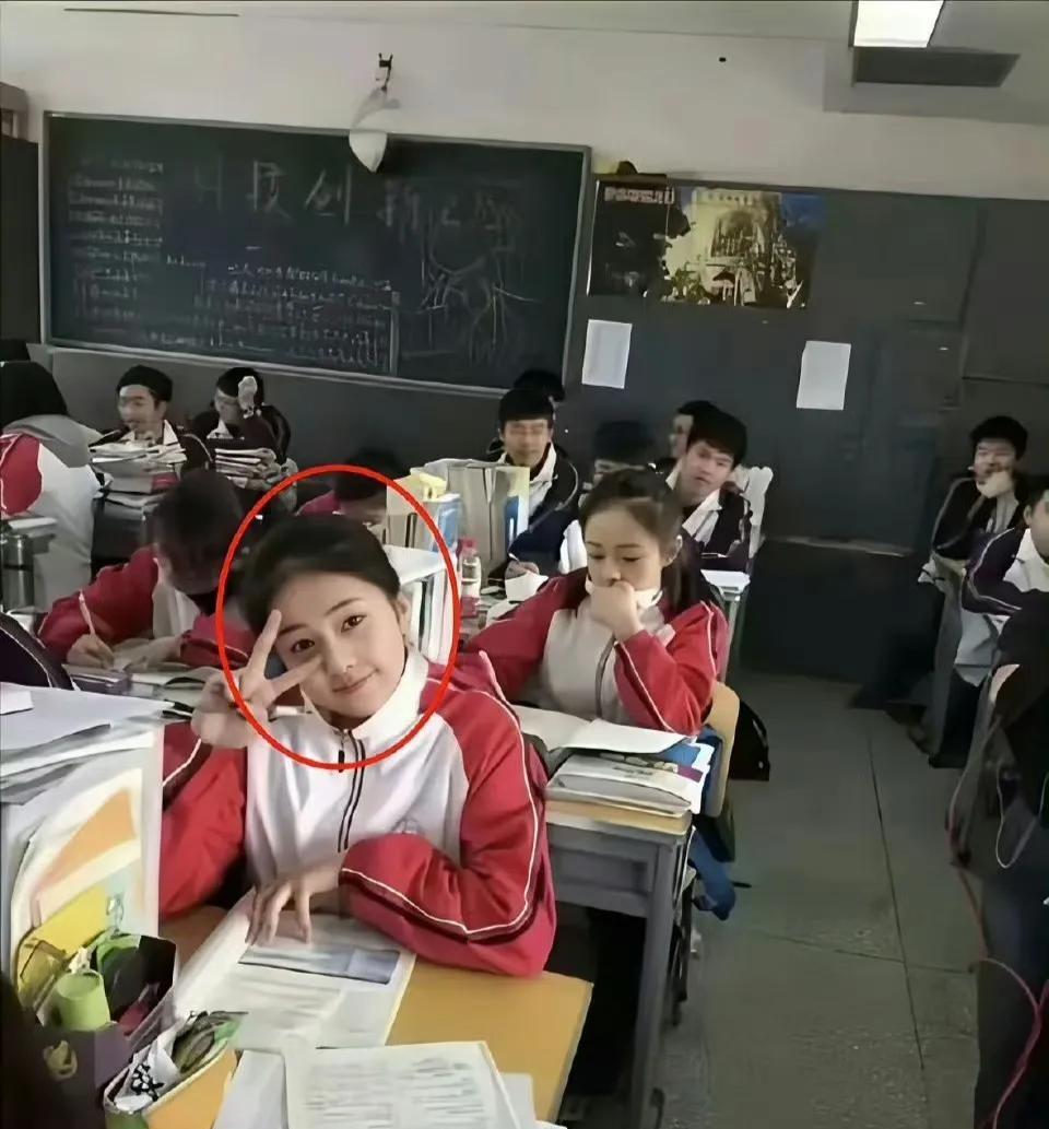 白鹿高中居然长这样？和现在完全一样嫩啊！