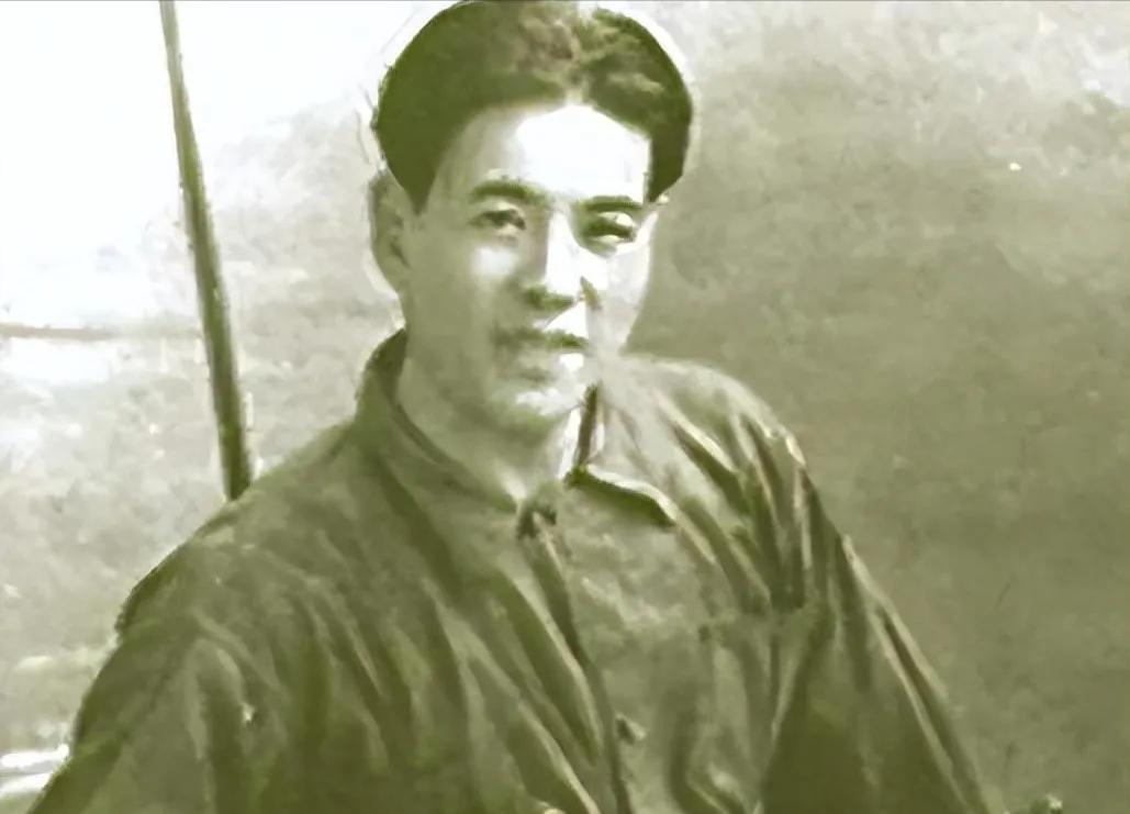 1957年，陈赓兴冲冲带着一位老友去见毛主席，当面介绍说秋收起义那一百多条枪就是