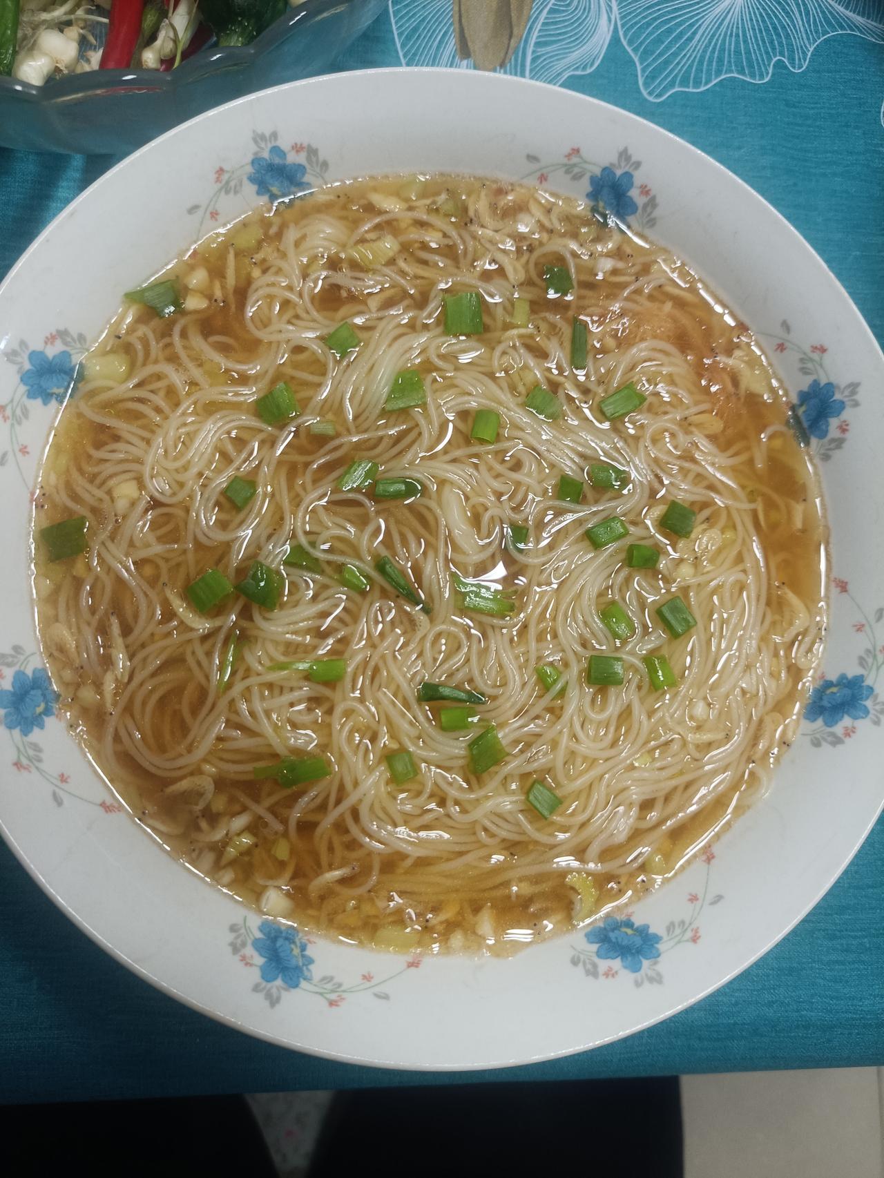 其实农家菜也不是有机菜，也施肥也有农药，和市场买的菜相比农药要少很多。相对来说还