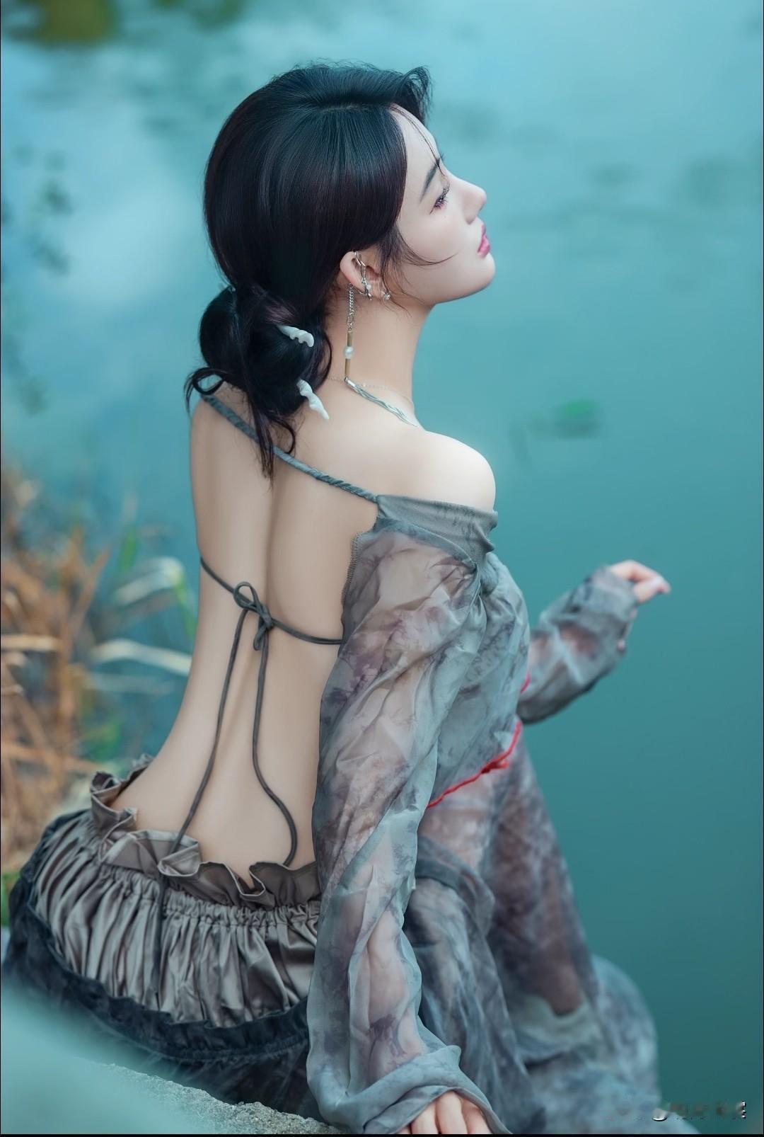 总要有点青春的孤傲，法式浪漫。唯美性感好身材