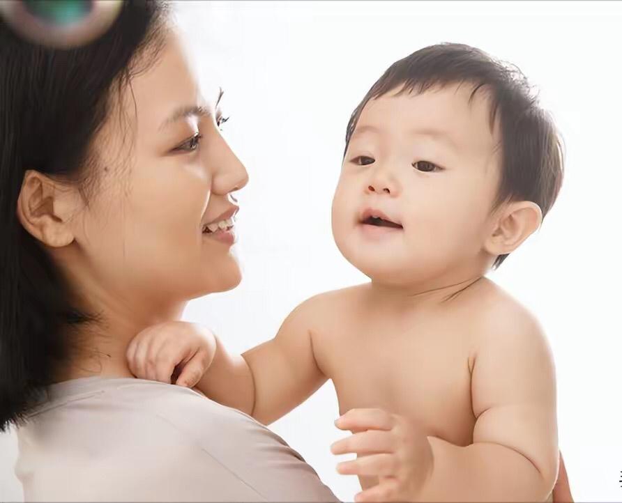 其实，世间难寻绝对不偏心的父母。真正的智慧偏心，从来不是嫌贫爱富的势利，而是明事