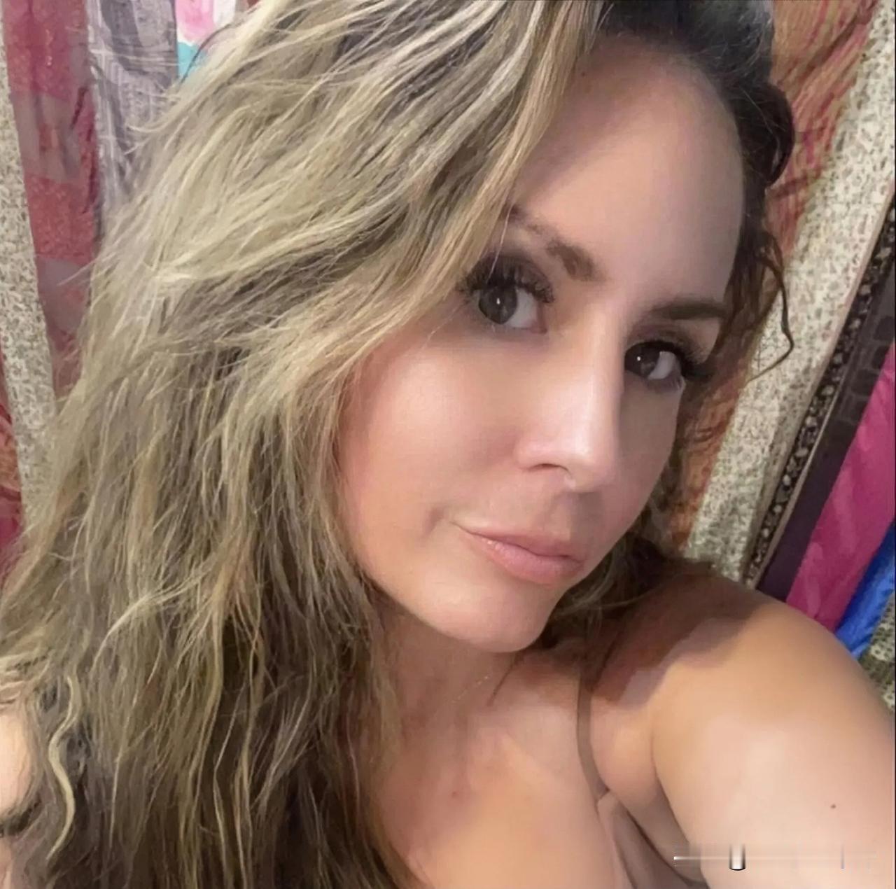 2025年1月，美国伊利诺伊州，一名43岁的女子在家中生下一个婴儿，让人震惊的是