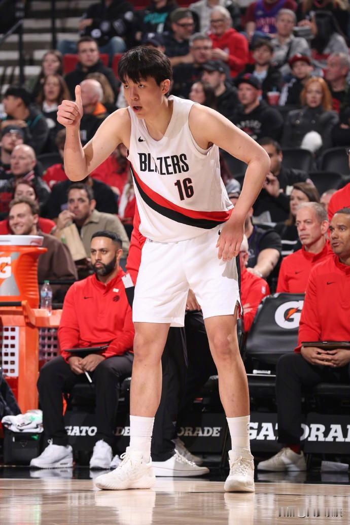 NBA有没有歧视不好说，但可以肯定的是克林根今天的表现换成杨瀚森，这场数据就定格