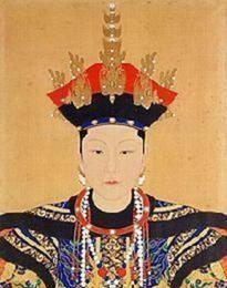 1251年的冬天，统治着欧亚大陆的最高掌权女皇海迷失，被法官当众剥去全身衣物，双