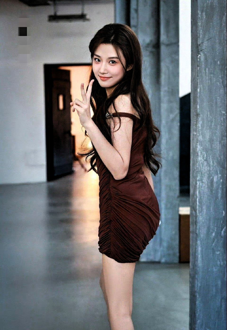 卢昱晓现在真是太能想的开了！自从上次卢昱晓的五五分造型被批评之后，团队估计也