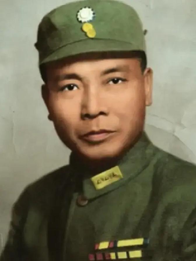 汤恩伯登船逃往台湾，子女小妾全都带走，唯独把伺候20多年的原配马阿谦，狠心丢在码