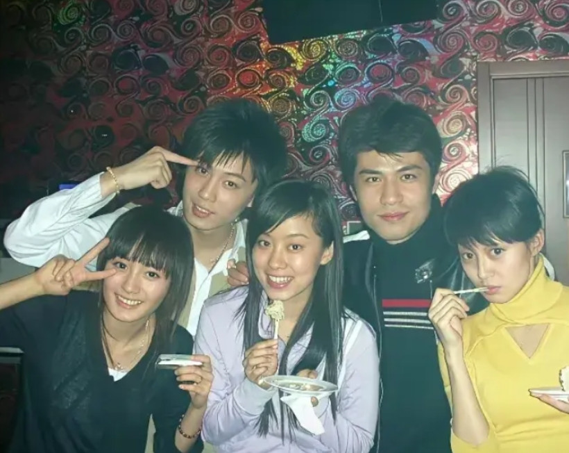 大学时期的杨幂就已经是美女一枚了，气质确实好