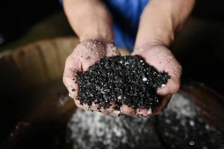 中美稀土出口休战一年中方留一手限制稀土流入美军工：中美会谈达成稀土出口“休战”