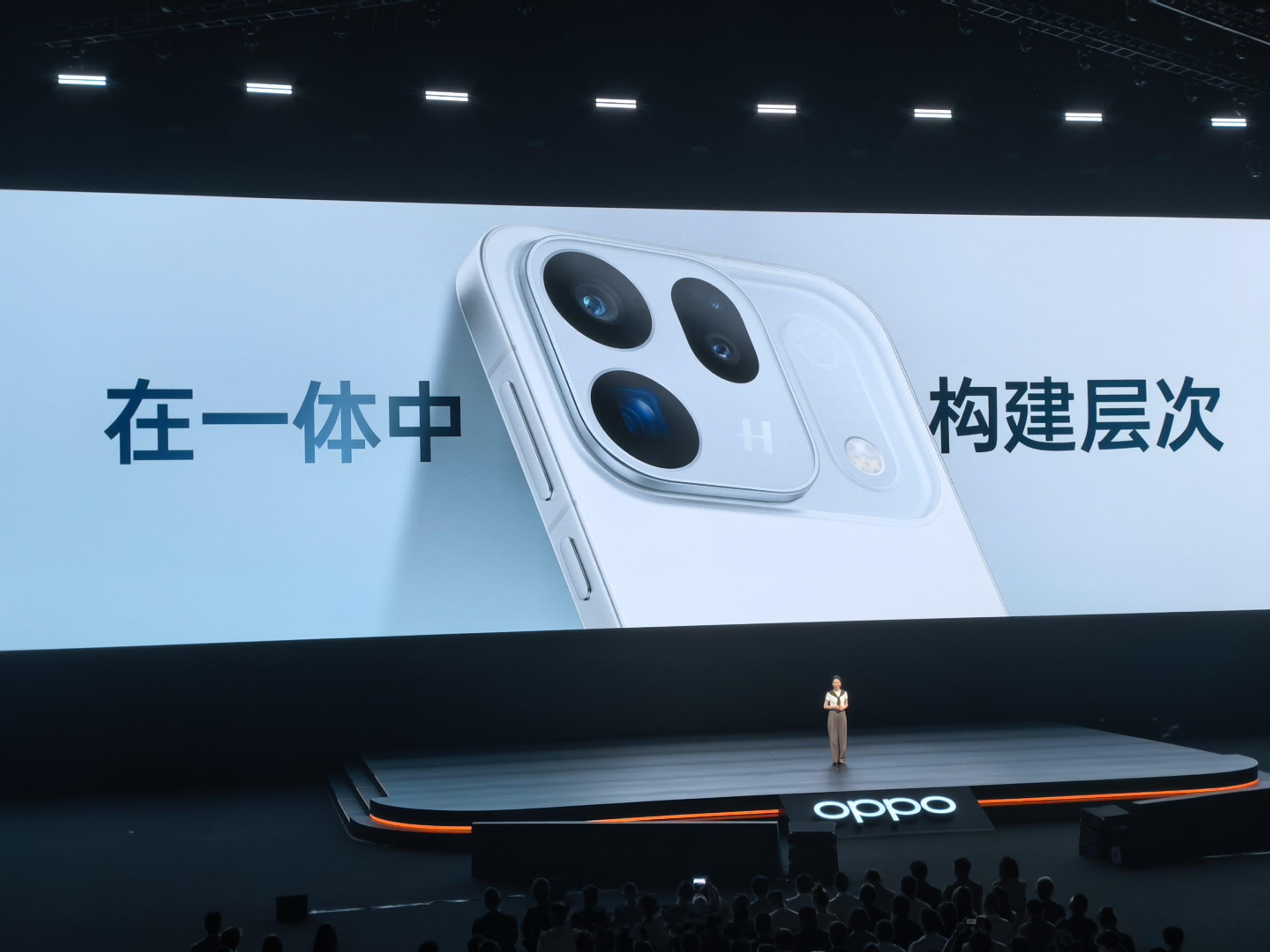 OPPOFindX10标准版亮相，厚8.35mm，重216g，冰蓝、清