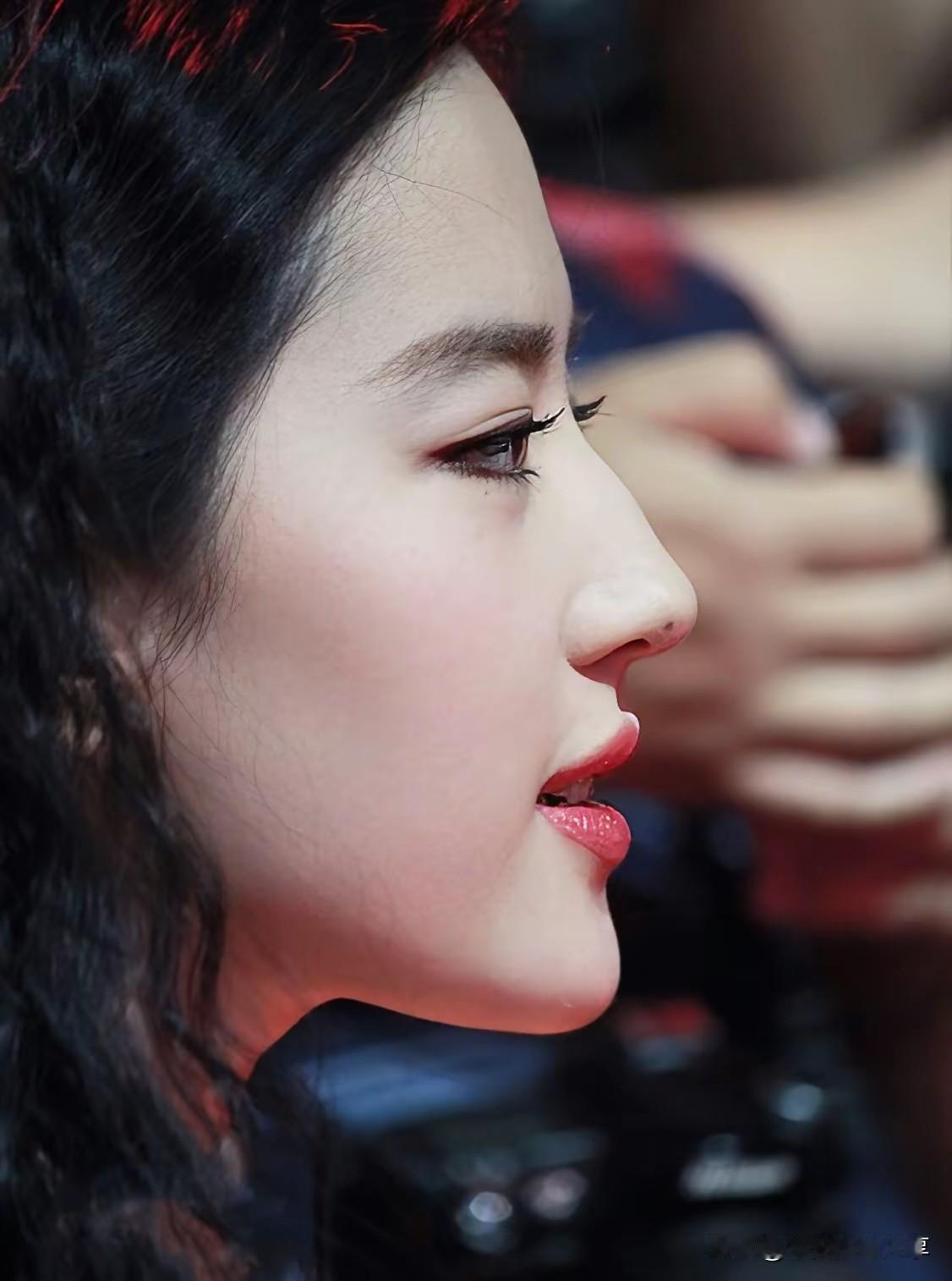 以超近景视角拍摄刘亦菲刘亦菲刘亦菲明星刘亦菲刘亦菲写真照刘亦菲​​​