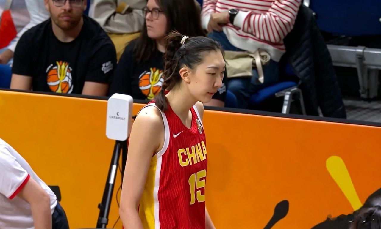 恭喜中国女篮，有惊无险，以75比72三分险胜波多黎各，成功晋级。终场哨响，波多黎