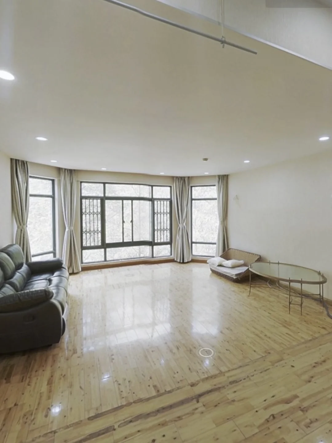 左滑一下震撼原房主