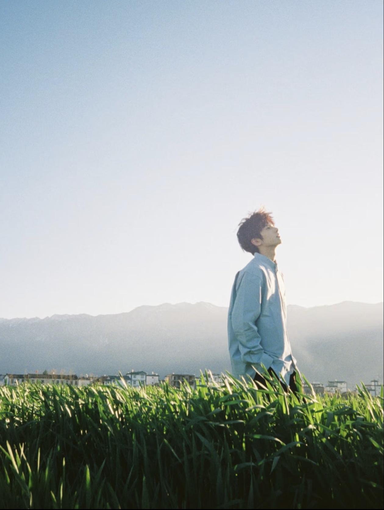 信不信，等孩子大了，你回头再看，这些年你操的心、发的愁，大都没有必要。 