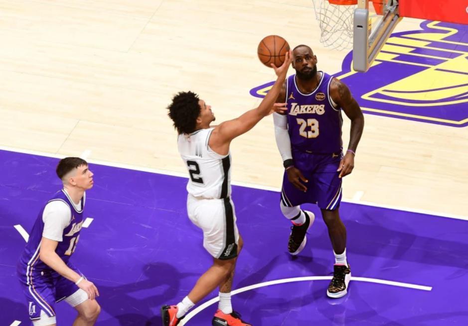 湖人本赛季有两个错误认知，输给马刺之后大概率要后悔：一，没有文班亚马的马刺，阵