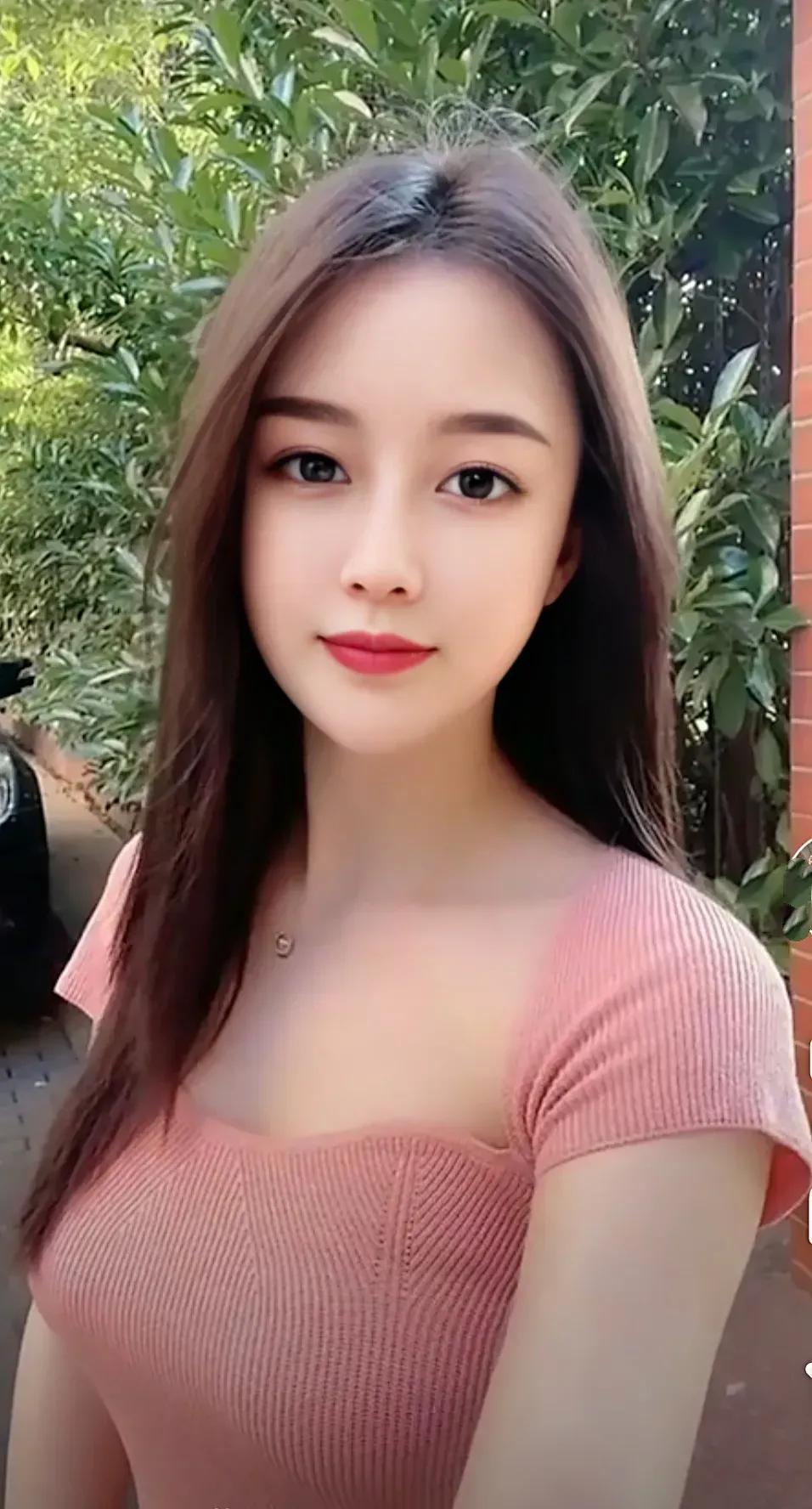 成年人最好的生活状态，就是别绷着生活里没必要事事较真，更不用处处追求极致。