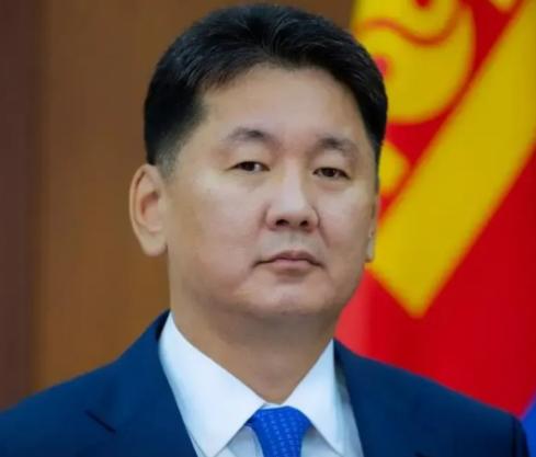 蒙古总统这通操作着实让人有些看不懂。他把每年的11月定为边防月，而且还在中蒙