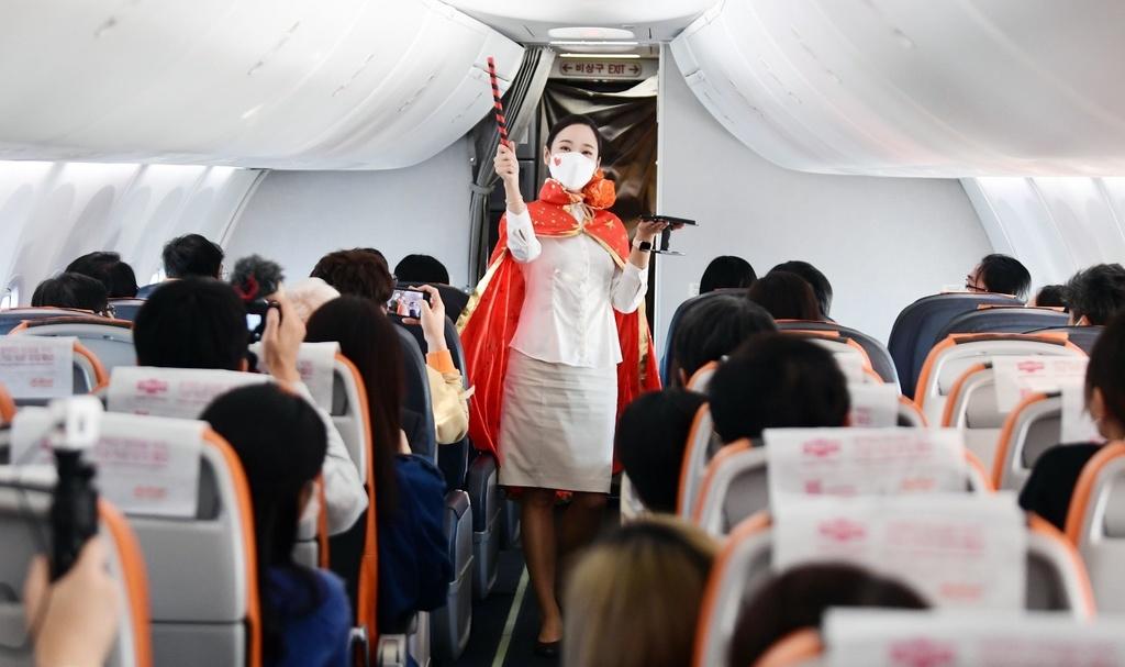 昨晚，和一位在日本的朋友聊天，他透露了1个令人诧异的消息。他说，赴日旅游成本