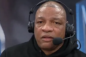 雄鹿主帅道格-里弗斯谈到了扬尼斯-阿德托昆博的交易流言。道格-里弗斯表示：“扬