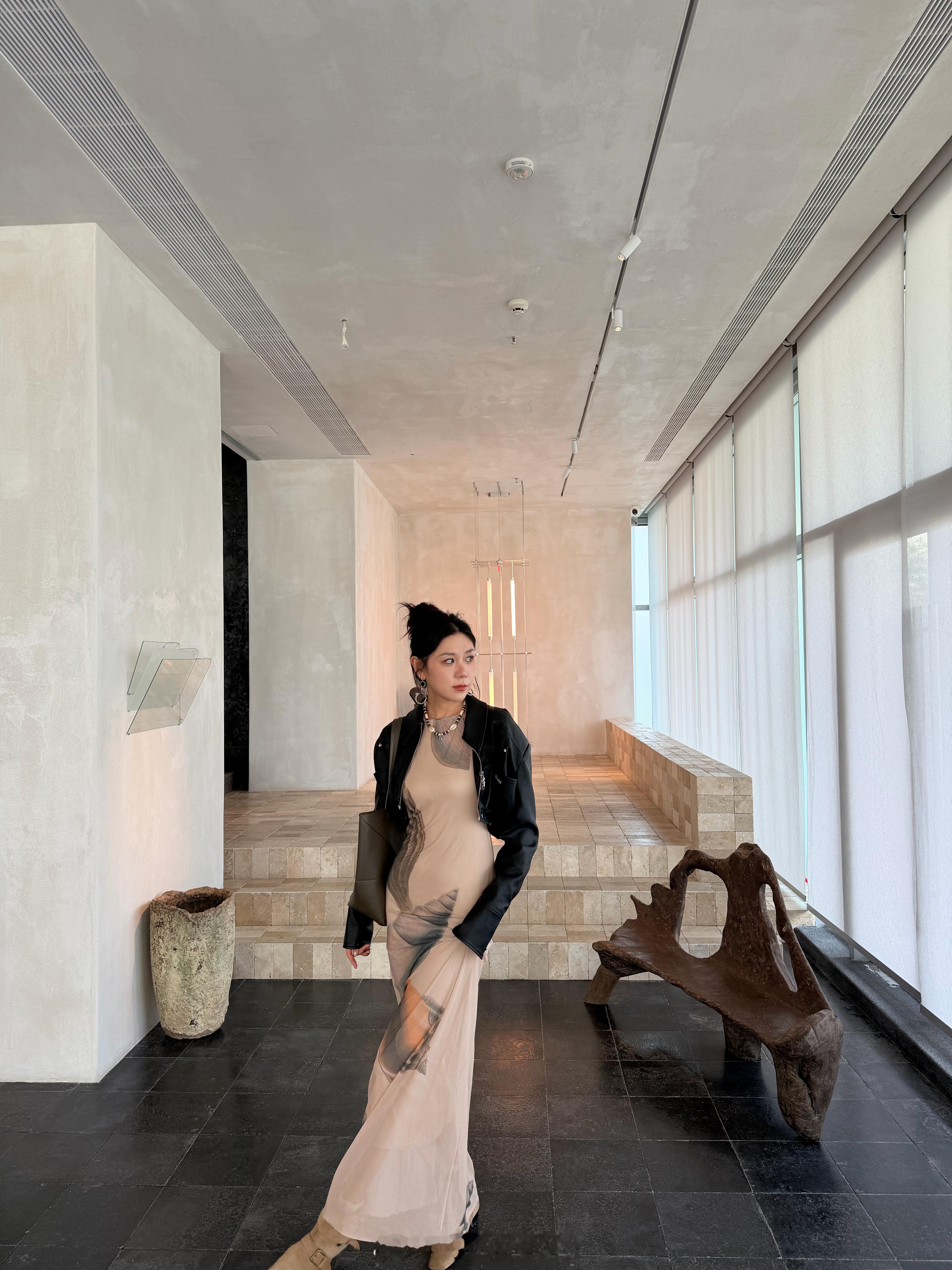 不是在线下逛家具，就是在线上逛家具，装修真的磨人。想去景德镇学搓盘盘了，​​​