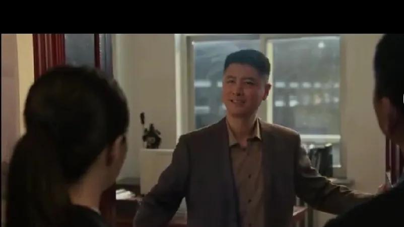 1.《以法之名》。涉案当事人动不动就被拿家人做威胁。这个手法最狠辣。当事人不得不