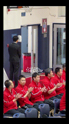 人在异国他乡，coco紧盯莎莎！在中美乒乓交流活动这种密闭活动中，coco都