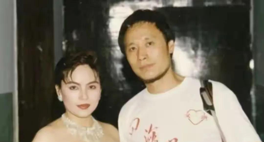 千百惠已经逝去多日，何静终于从暗戳戳到公开亮剑，说主动离开是因为瞧不起高大林，喜
