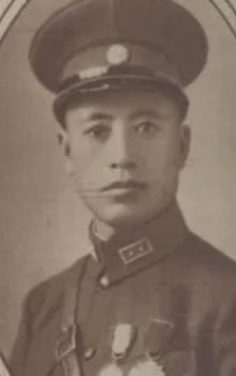 1943年，国军上将于学忠被两万日伪军围死，突围路线全被预判。危急时刻，少将魏凤