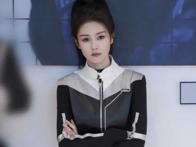 我问闺蜜，为什么很多人都特别同情白鹿啊她沉默了一会说道，最新一期的跑男你
