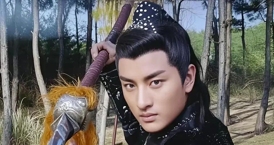 903年，吴王杨行密双目失明，通知小舅子朱延寿赶紧回扬州，说要交代后事。朱延寿兴