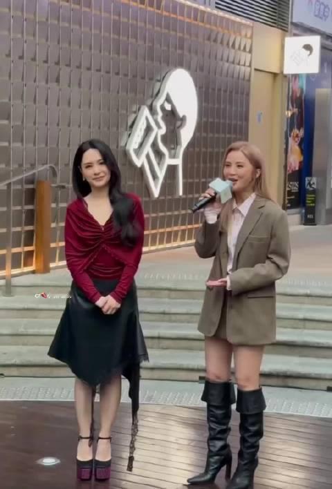 44岁阿娇与43岁阿Sa同框跟记忆中的样子都没有区别都好美啊©️l