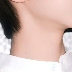 两颗颈侧痣[爱心]​​​