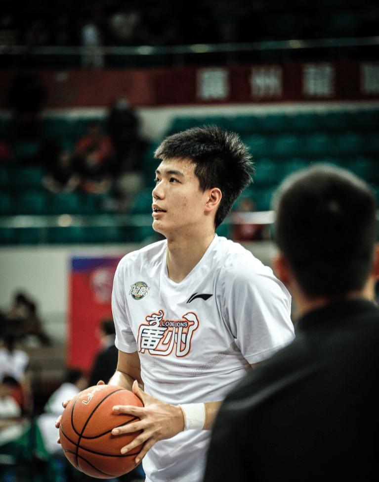焦泊乔不想去广东宏远想去上海久事是很好理解的事情，焦泊乔当时从山西离开去广州，本