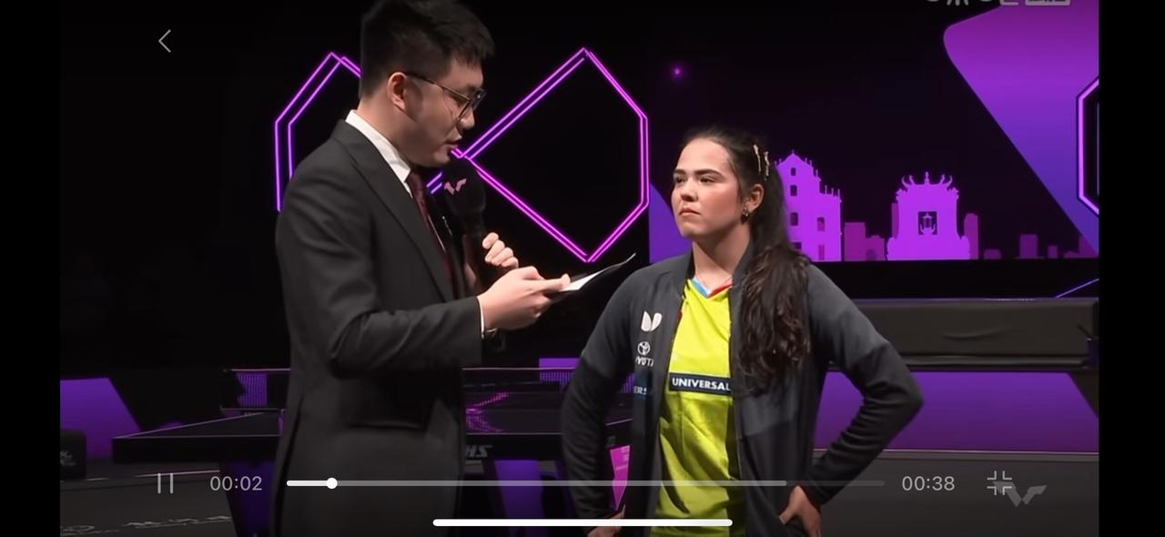 为了和莎莎可以一起，迪亚兹也是火力全开，提到孙颖莎，小女孩爱慕偶像的具象化，满脸